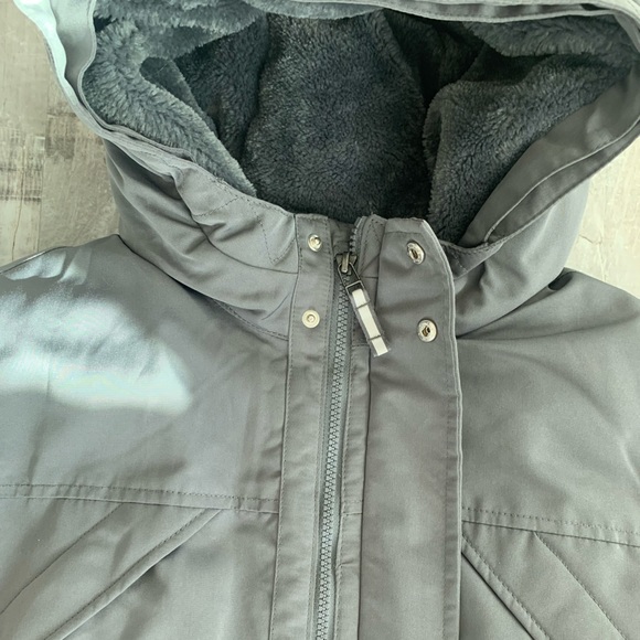 Gap kids heavy weight winter jacket. - Picture 4 of 12